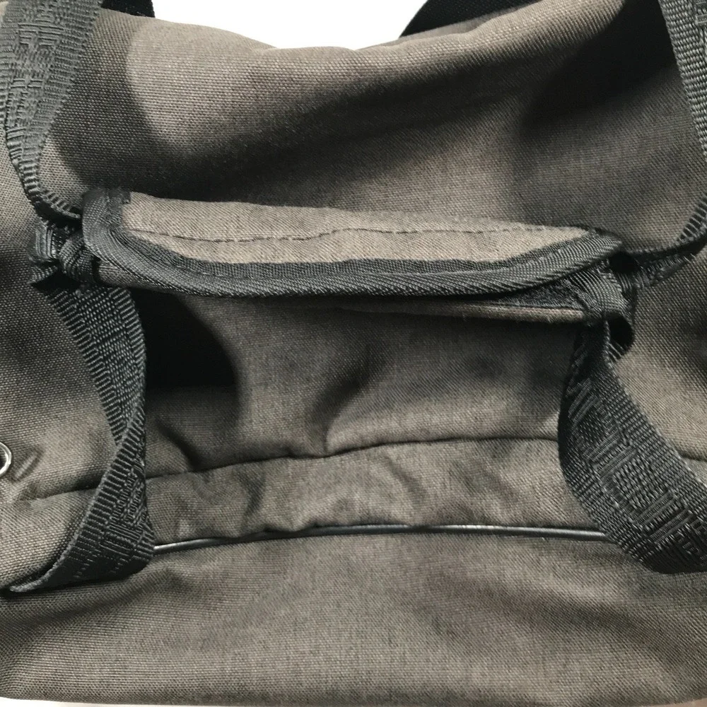 Under Armour‎ Storm Black Duffle Bag Shoulder Strap Handles Zip Close 18